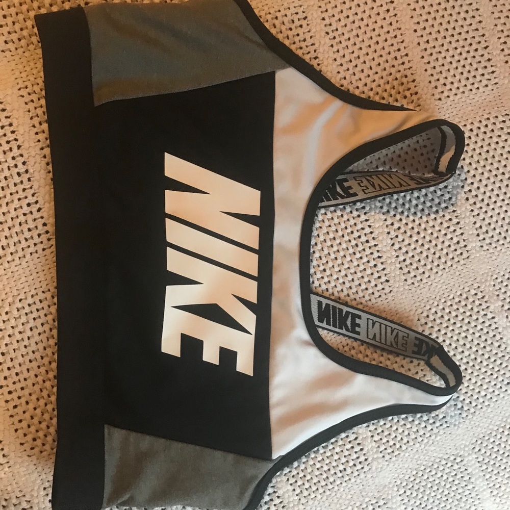 Nike sports bra medium